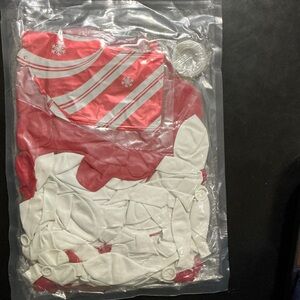 ❣️SOLD❣️
Holiday Red and White Balloon Set